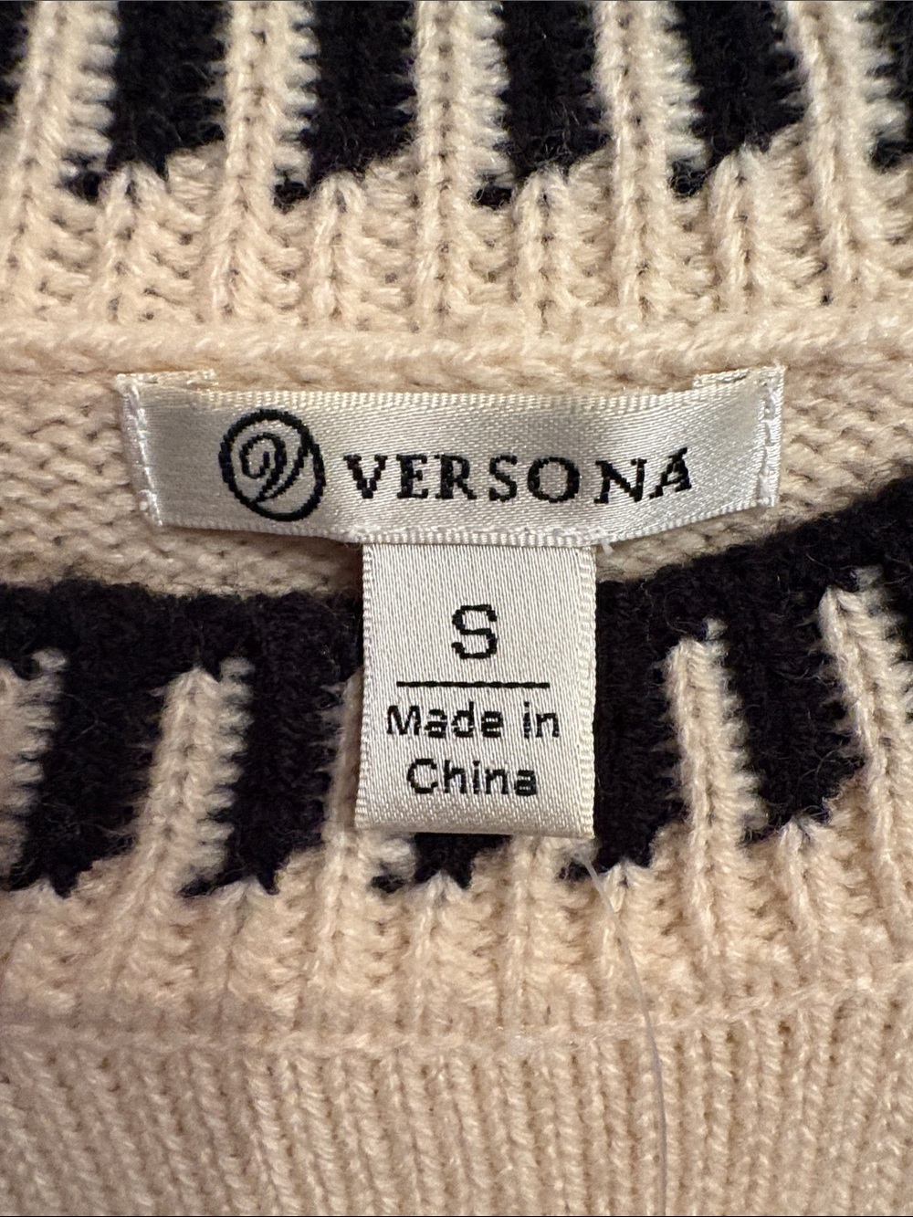 NWT Versona Cream Knit Sleeveless Top with Black Trim
